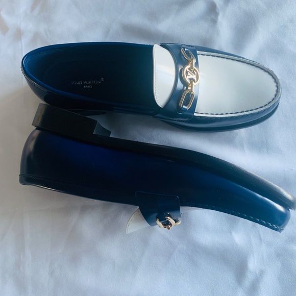 BRAND NEW Louis Vuitton Plain Toe Chain Leather Blue and White Loafer - Picture 3 of 13